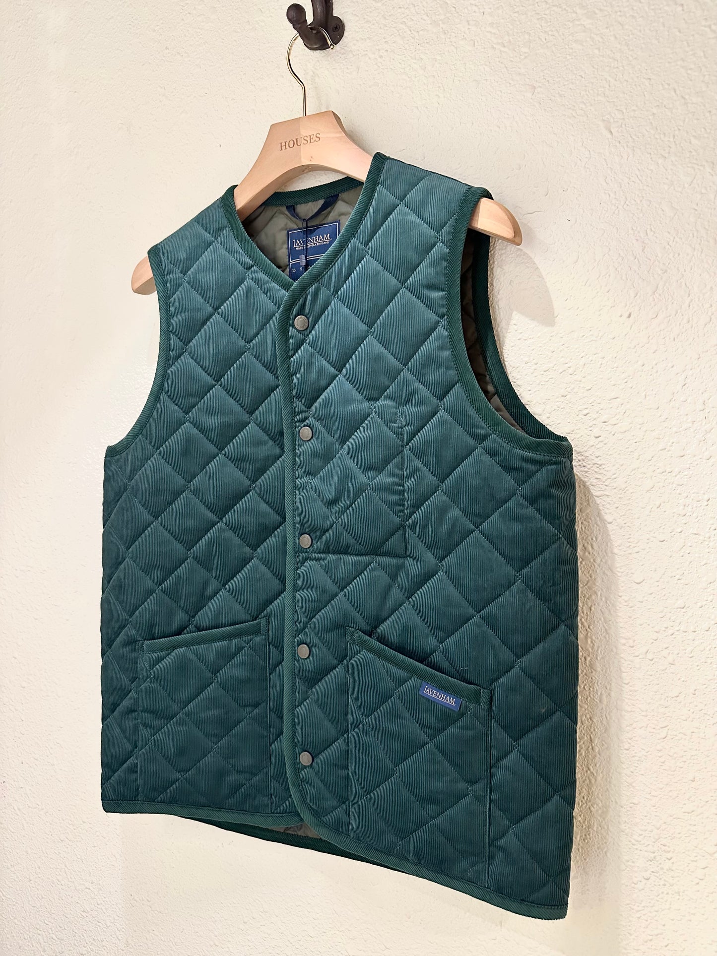 LVH x HOUSES THORNHAM Corduroy Quilted Gilet Bottle