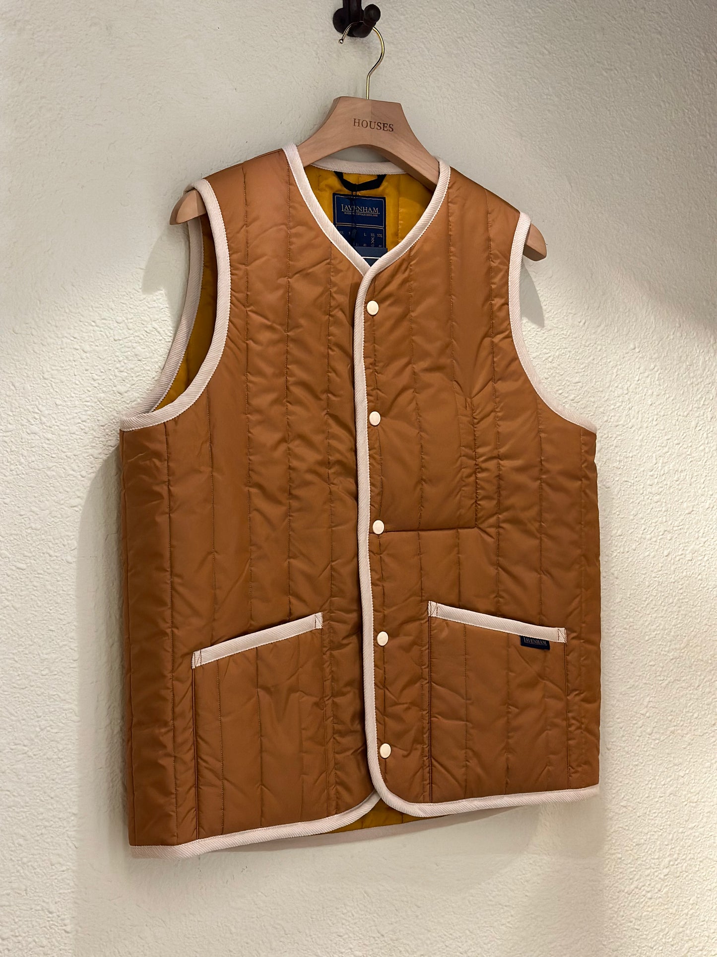 LVH THORNHAM Lavenster Contrast Quilted Gilet Brick Threads