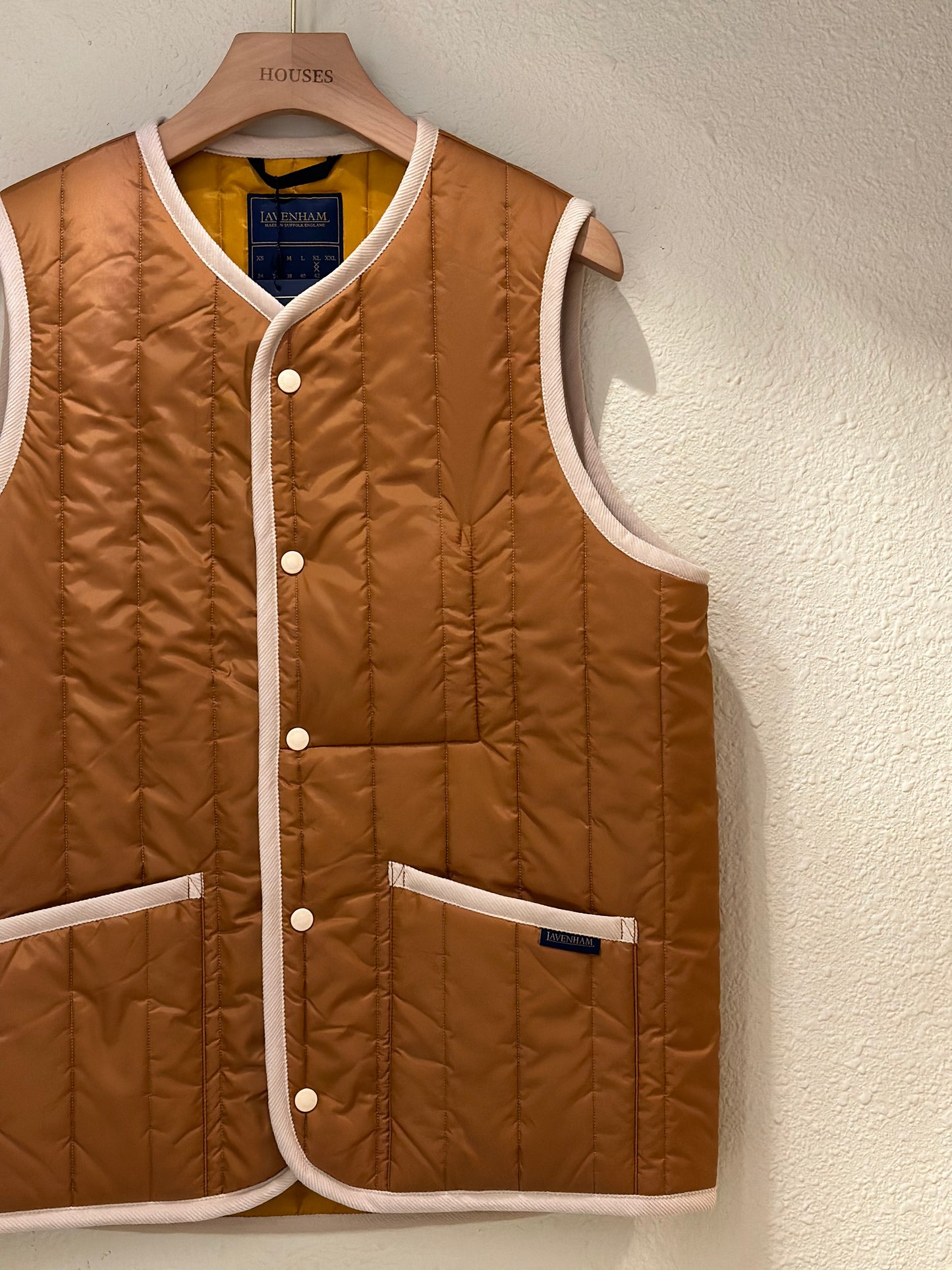 LVH THORNHAM Lavenster Contrast Quilted Gilet Brick Threads