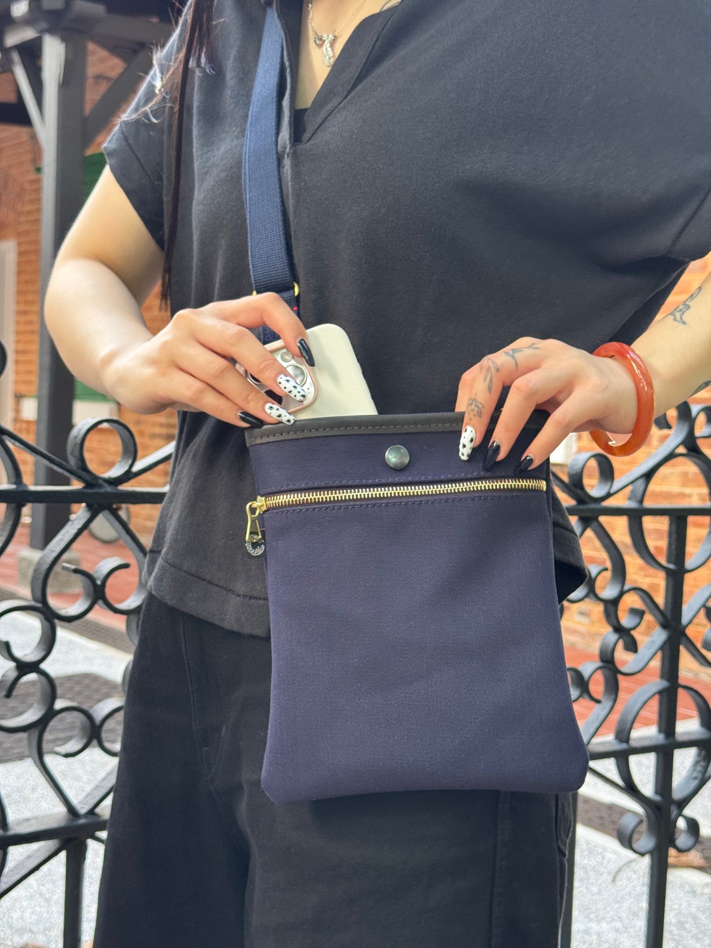 CRT DALBY Canvas Slim Sacocht Shoulder Bag