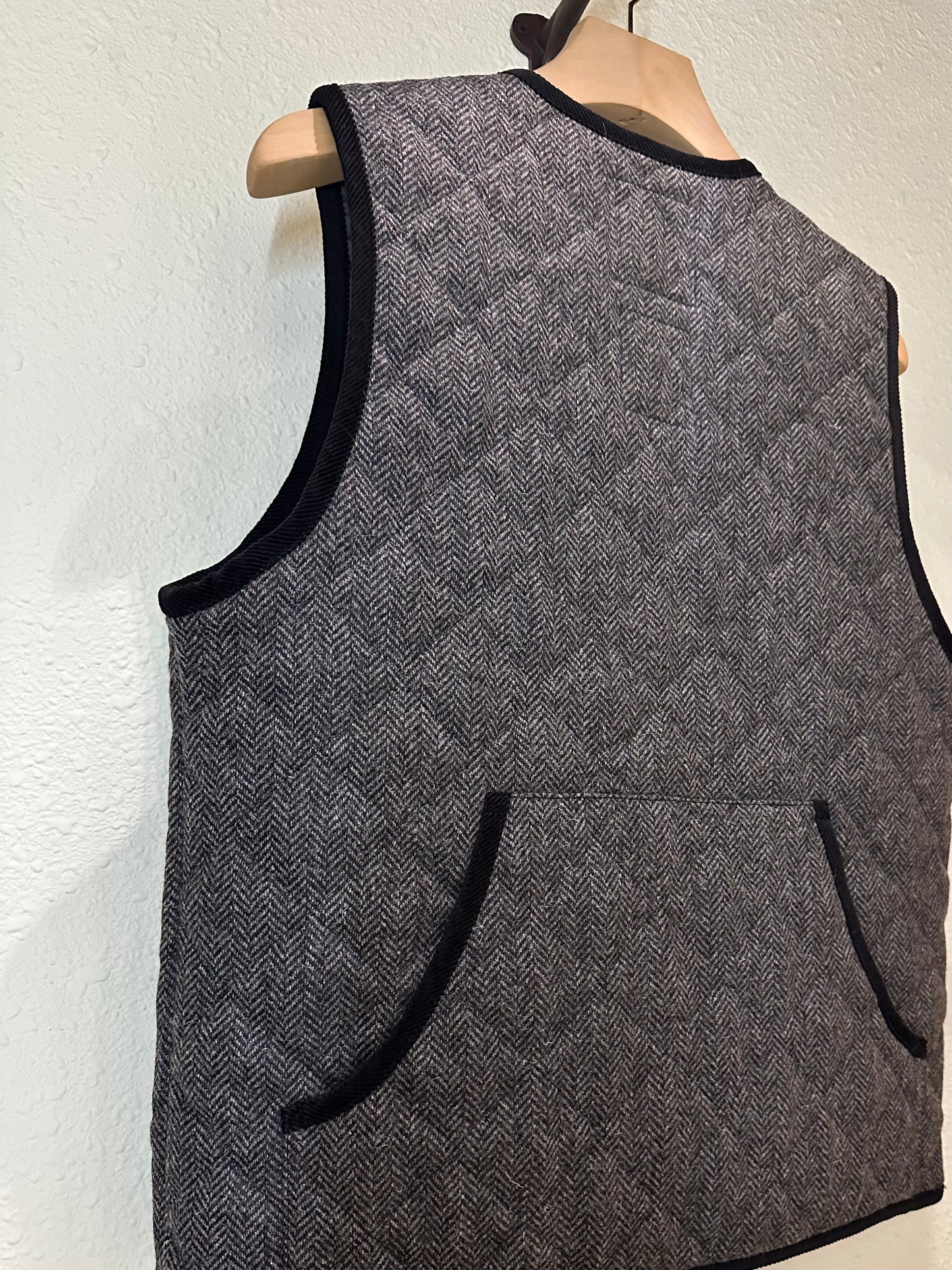 LVH x HOUSES HIGHTOWN Tweed Herringbone Quilted Hunting Gilets Charcoal