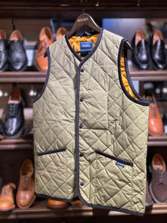 LAVENHAM x HOUSES THORNHAM Dry Waxed Cotton Quilt Gilet Olive