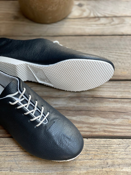 CNP REGENT Wholecut Jazz Shoes Navy Leather